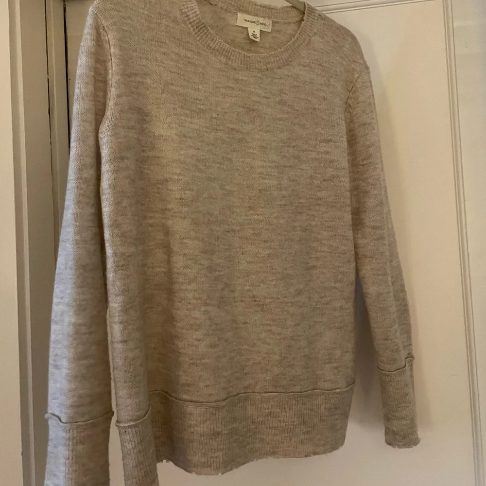Treasure & Bond Distressed Sweater-like new - Picture 1 of 5